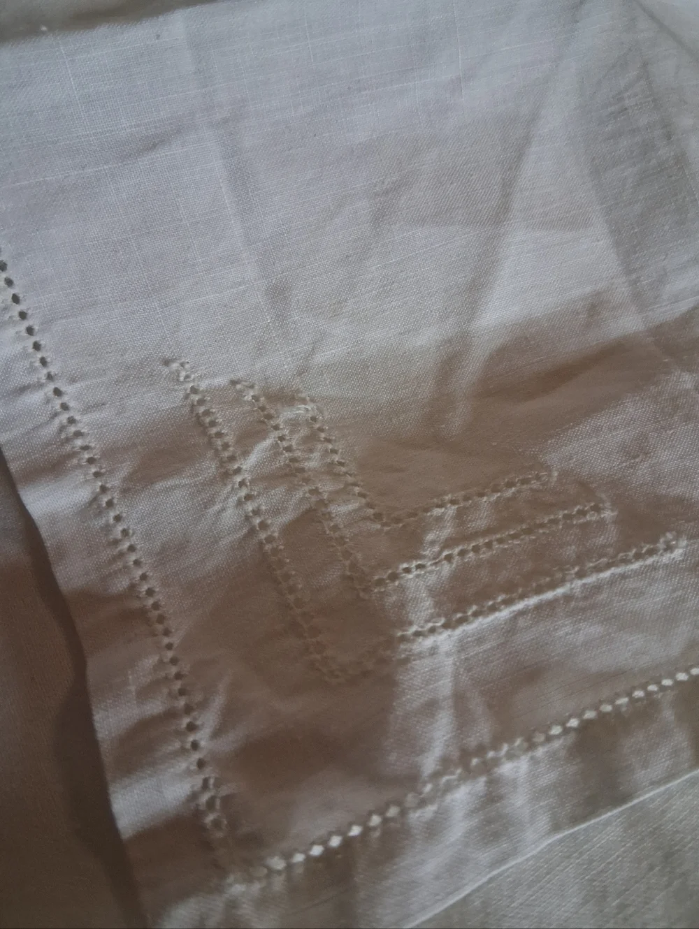 1 Embroidered White Standard Size Pillowcase with Floral Motif